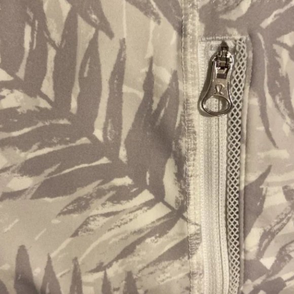 Lululemon Leggings, 25”, White Palm Print, Zipper Pockets, Mesh Stripe - Picture 6 of 6